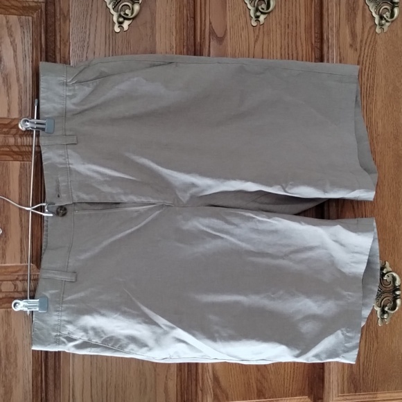 Short de golf homme PGA Tour Course Comfort coupe droite vert clair